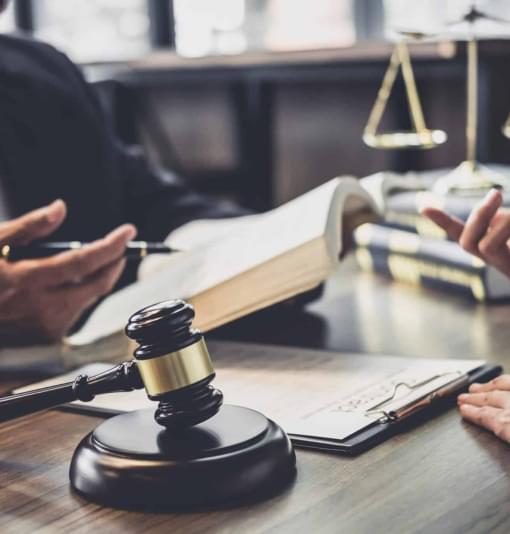Good,Service,Cooperation,,Consultation,Of,Businesswoman,And,Male,Lawyer,Or